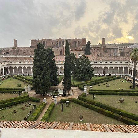 Camera X2 Con Splendida Vista Sulle Terme Di Diocleziano E Sul Chiostro Di Michelangelo Rome Exterior photo